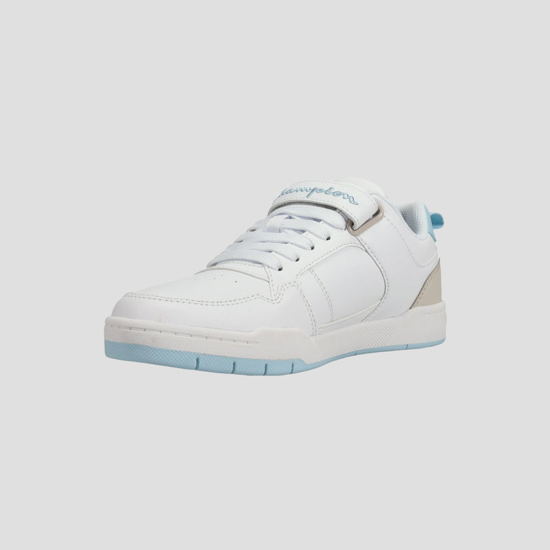 The Champion Kids' Arena Power Low sneakers feature a white design with light blue accents, a light blue sole, white laces, and a beige heel detail—standing out beautifully against any simple background.